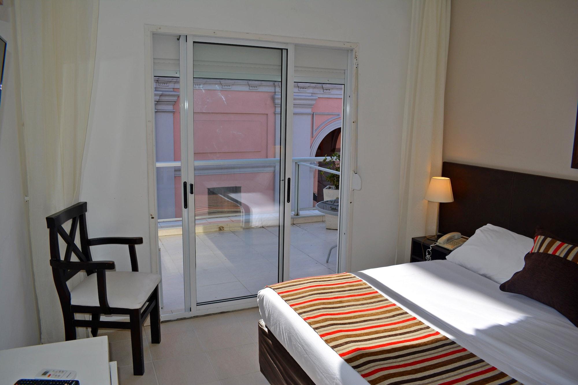 De La Plaza Hotel มัลโดนาโด ภายนอก รูปภาพ