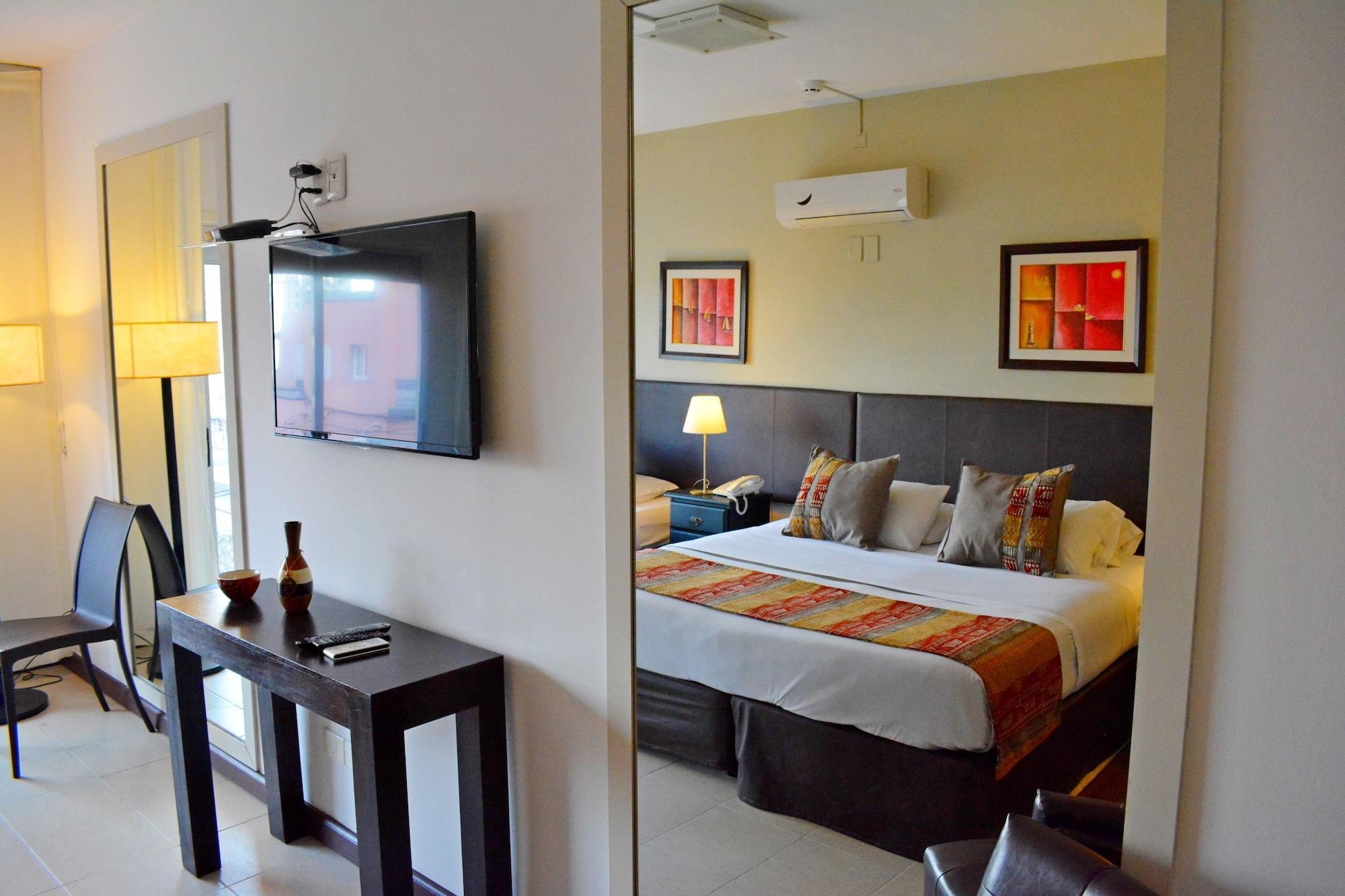 De La Plaza Hotel มัลโดนาโด ภายนอก รูปภาพ
